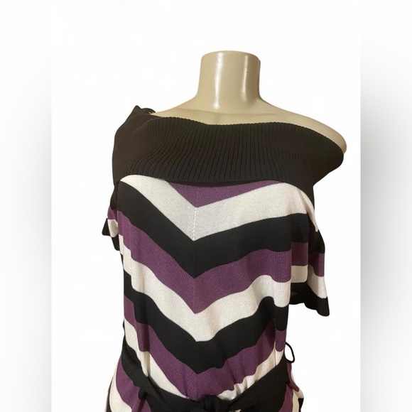 New Directions Black and White Bodycon Dress - Picture 3 of 5